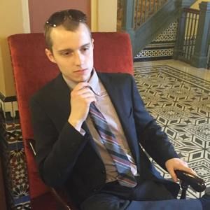 Meet your Posher, Casey